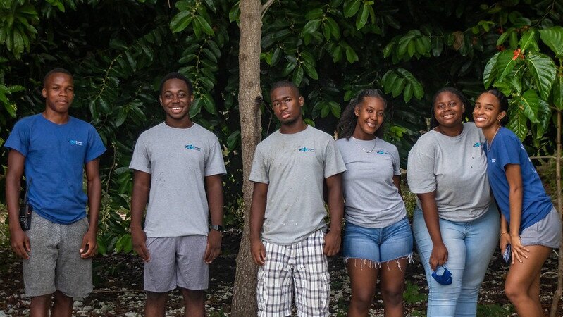 Summer Apprentices: Collaborating with Young Leaders - The Island School