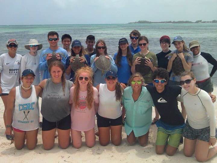 Sea Turtle Research Interns (front row) and Earthwatch students (back row)