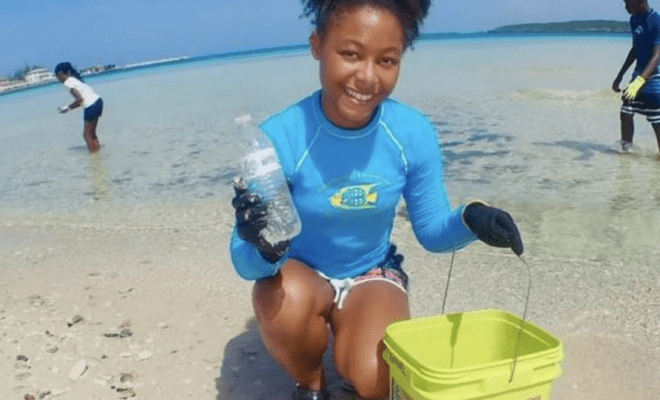 Mermaid Echo performs at Discovery World, promotes water conservation